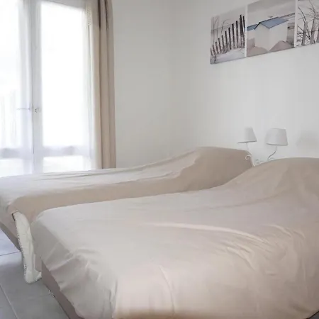 2 Pieces A 100m De La Avec Jardin, Terrasse Et Activites Familiales - Fr-1-224b-135 *